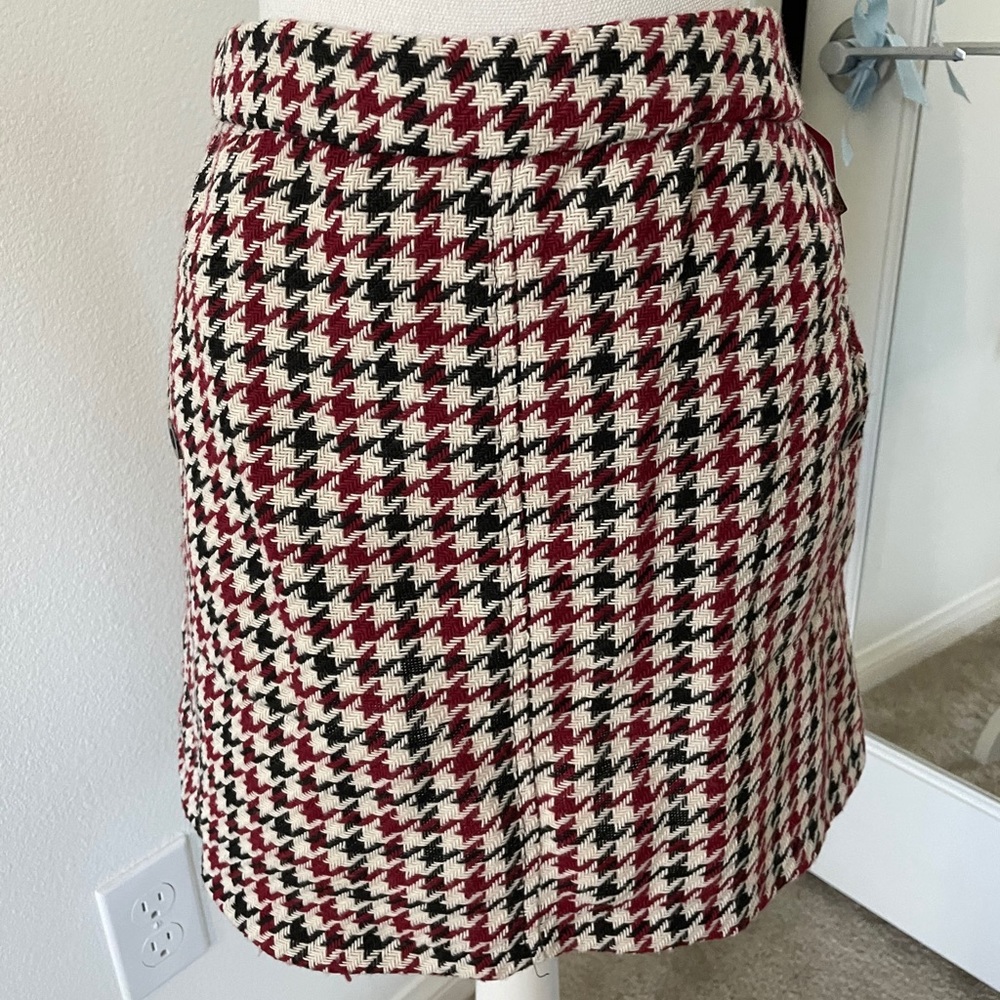 Houndstooth high waisted mini skirt